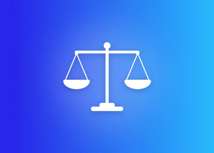 Symbolbild zu Apple Rechtsstreitigkeiten: weiße Waage mit zwei Schalen auf blauem Farbverlauf