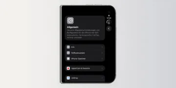 iOS 27.3: iPhone Duo im zugeklappten Zustand mit geöffneten Einstellungen unter Allgemein, darunter der Eintrag Softwareupdate