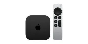 Apple TV 4K mit Siri Remote vor weißem Hintergrund – den Arbeitsspeicher der Box nennt Apple selbst nicht