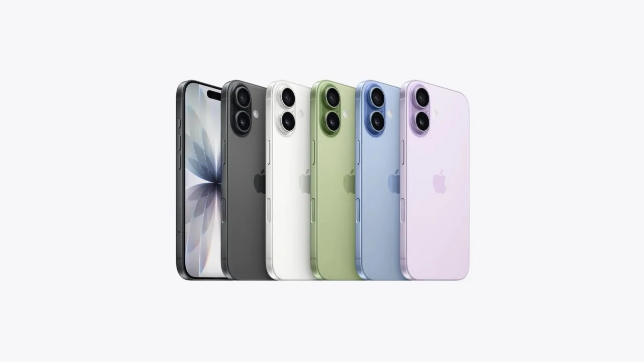 iPhone 18 Produktion: Vorgängermodell iPhone 17 in fünf Farben nebeneinander, links mit Display, daneben die Rückseiten mit Doppelkamera