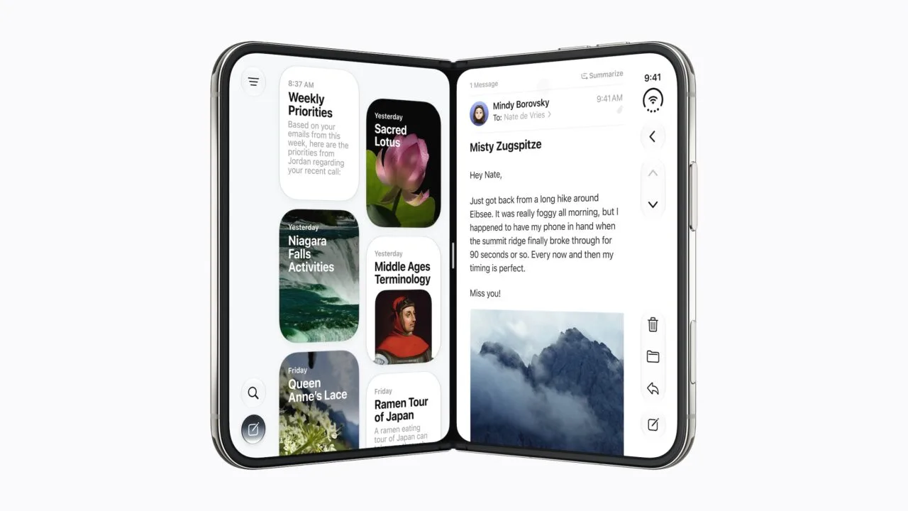 iPhone Duo Test: Aufgeklapptes iPhone Duo, auf dem Innendisplay links eine Übersicht und rechts eine geöffnete E-Mail mit Bergfoto