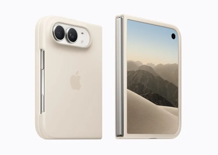 Am iPhone Duo den linken Rand verschieben: Apples Case in Sand um das Außendisplay, daneben die Rückseite