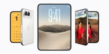 iPhone Duo in drei Ansichten: zugeklappt mit Kalender auf dem Außendisplay, aufgeklappt mit Sperrbildschirm und halb geöffnet mit Kamera, zum Verkaufsstart des iPhone Duo