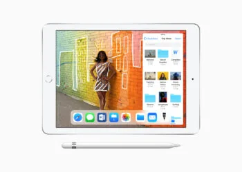 12-Zoll-MacBook veraltet: iPad der sechsten Generation in Silber mit Home-Taste, auf dem Display ein Foto mit Zeichnungen und die Dateien-App, darunter ein Apple Pencil