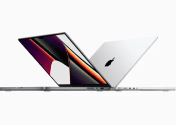 MacBook Pro Touchscreen: das bisherige MacBook Pro in Space Grau und Silber, aufgeklappt hintereinander